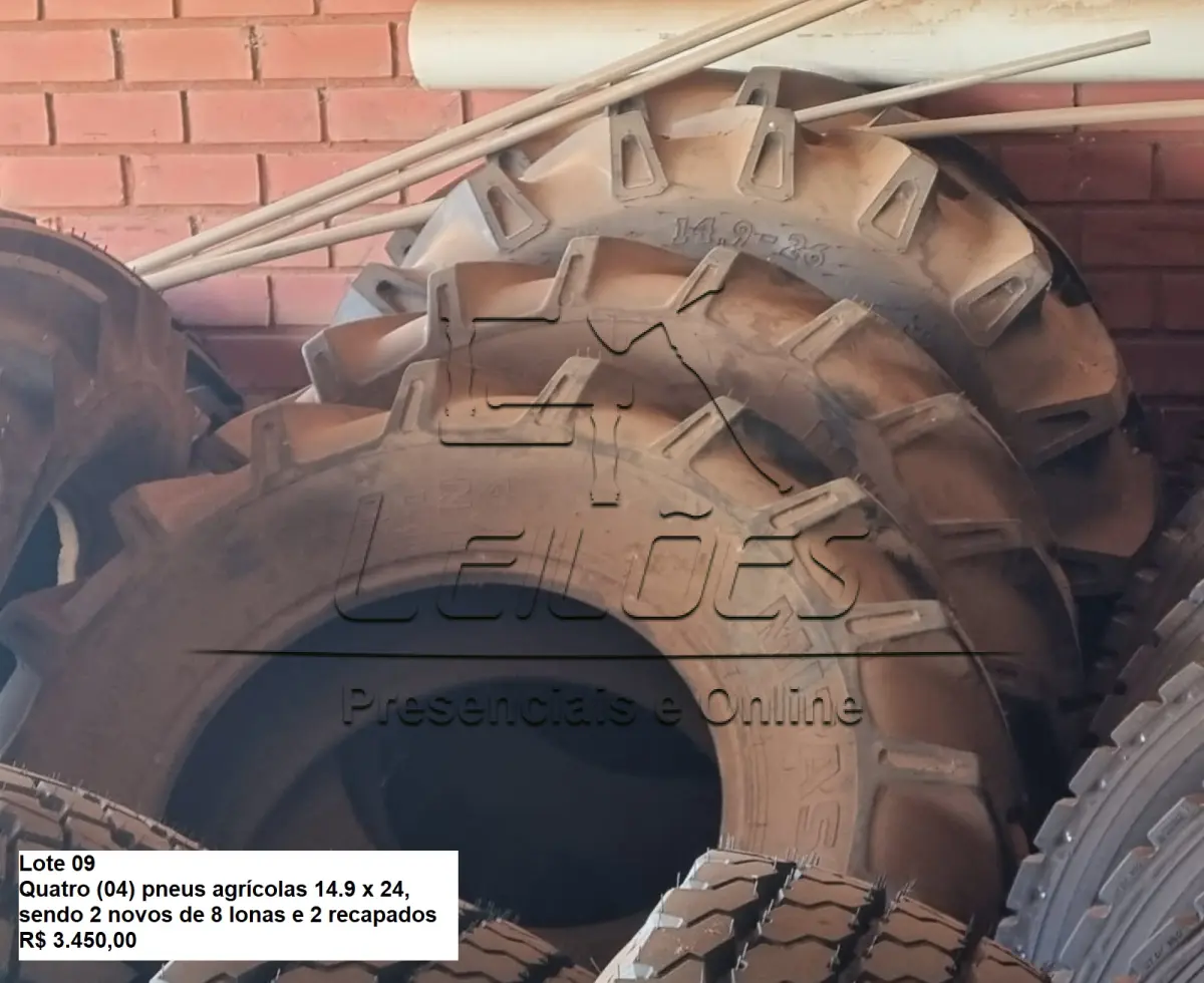 LOTE 09 - Quatro pneus agrícolas 14.9 x 24, sendo 2 novos de 8 lonas e 2 recapados