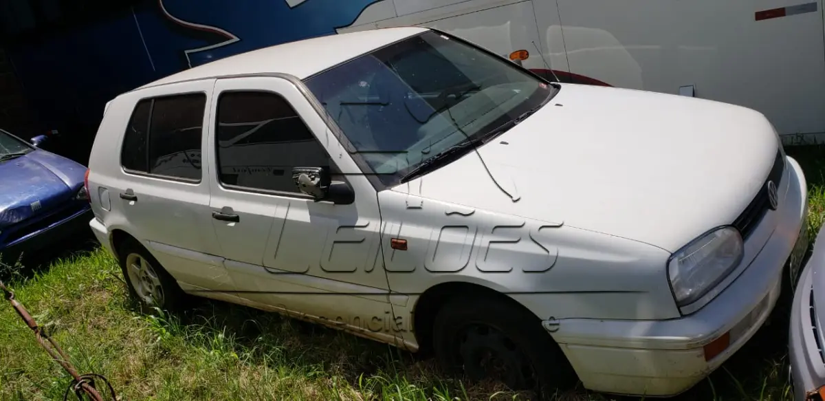 LOTE 10 - VW/GOLF GL  1995 à gasolina