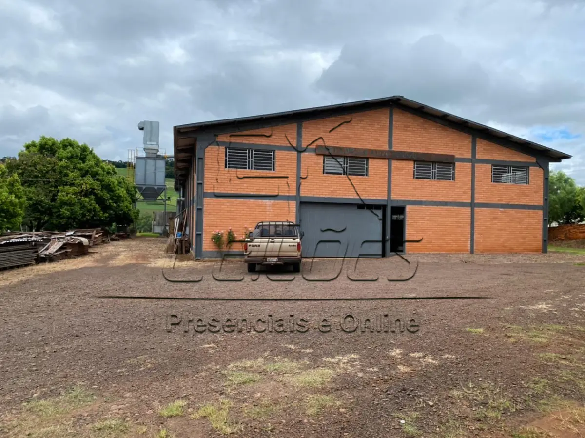 LOTE x04-A - Chapada * Uma fração de terreno de 3.689,20m² com um galpão em alvenaria
