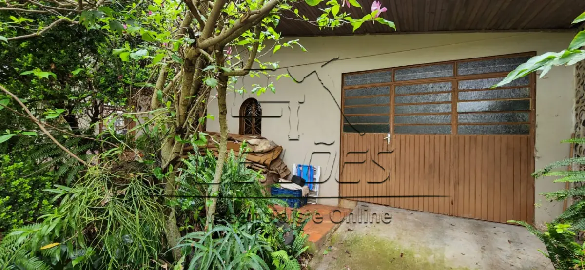 LOTE C-010 - Um terreno urbano com a área de 405,00m², com uma casa, situado no lado par da Rua São Paulo, distante 27m da esquina com a Rua Paraná, Bairro Oriental, nesta cidade de Carazinho. Imóvel objeto da matrícula nº 7.621 do livro 2-RG do Registro de Imóveis de Carazinho/RS.