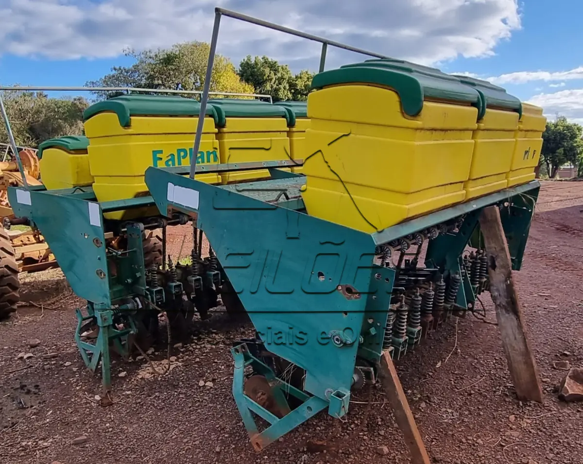 LOTE 03 - Sucatas de plantadeira da marca IADEL/PR