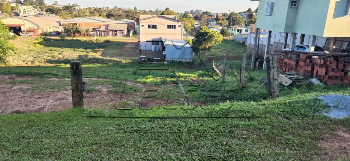 LOTE 003 - Um terreno urbano com a área 480,00m², situado no lado par da Rua Epitácio Pessoa, na Vila Broecker, nesta cidade de Carazinho. Imóvel objeto da matrícula nº 12.644 do livro 2-RG do Registro de Imóveis de Carazinho/RS.