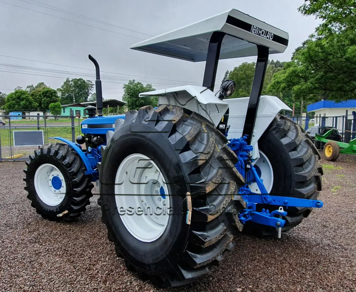 LOTE 01 - Trator New Holland 8030 4x4