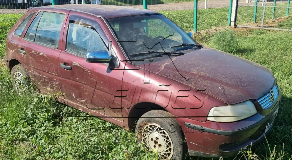 LOTE 03 - VW/GOL 1.0 16V, ano/modelo 2000/2000, cor vermelha, à gasolina