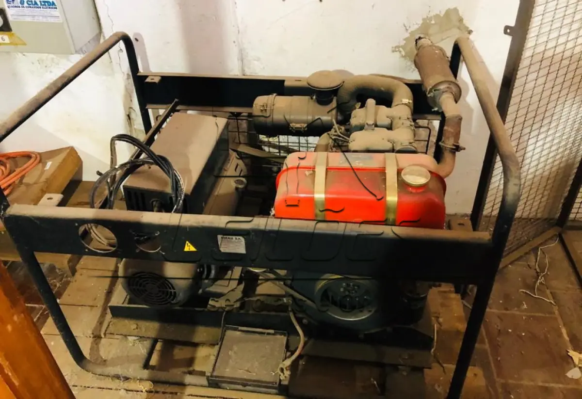 LOTE 12d - 01 gerador de energia 17kva da marca Agrale, trifásico, a diesel