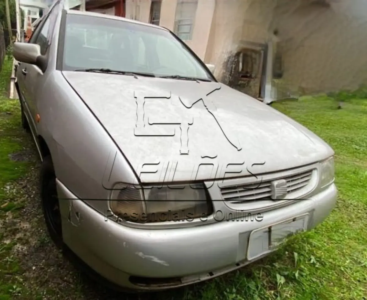 LOTE 005 - Automóvel IMP/SEAT CORDOBA SXE, ano/modelo 1999/1999, cor cinza