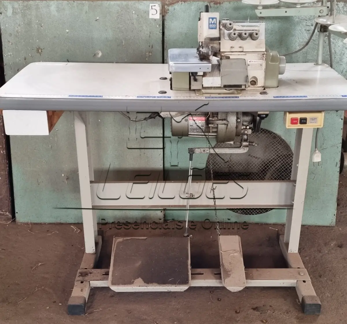 LOTE 12c - 01 máquina overlock AC da marca Pégasus, em bom estado de conservação