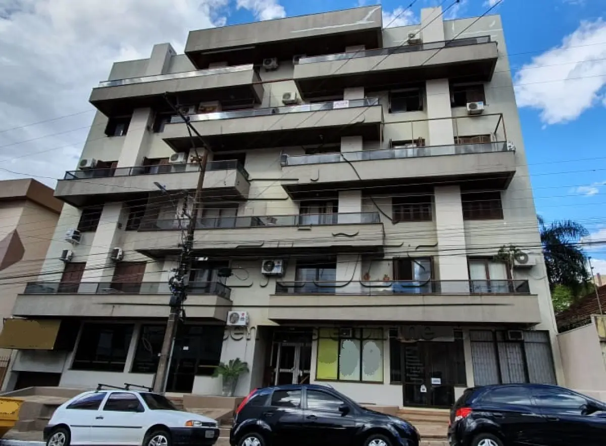 LOTE 01 - Apartamento duplex nº 604 e box  duplo nº 14 do Edifício Sevilha, Centro de Carazinho