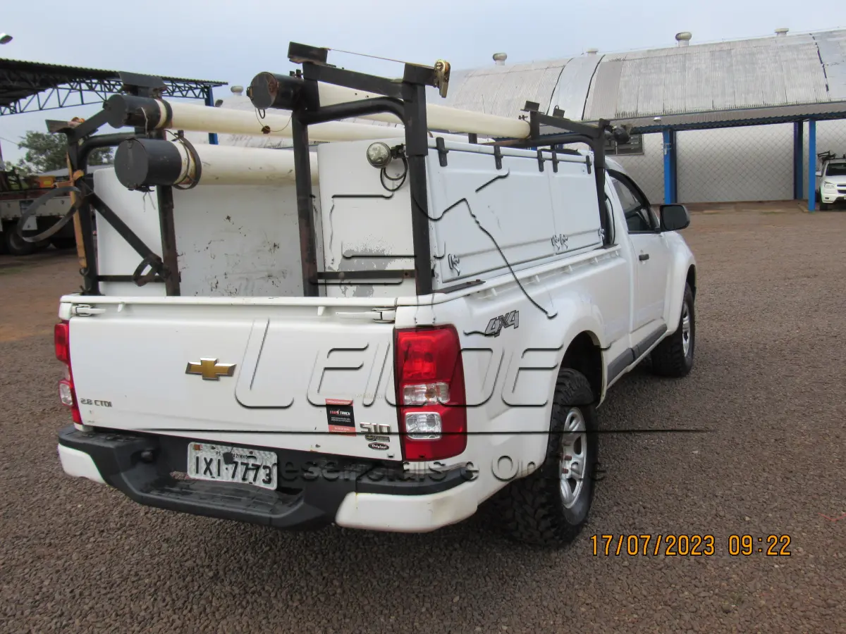 LOTE 004 - Caminhonete Chevrolet S-10 LS DS4, diesel, ano/modelo 2016/2017, cor branca, carroceria aberta