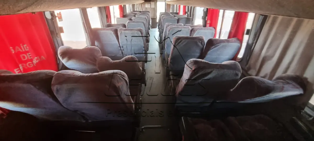 LOTE 002 - Ônibus VW/COMIL CAMPIONE R, ano/modelo 2000, cor branca, lotação de 42 passageiros, a diesel