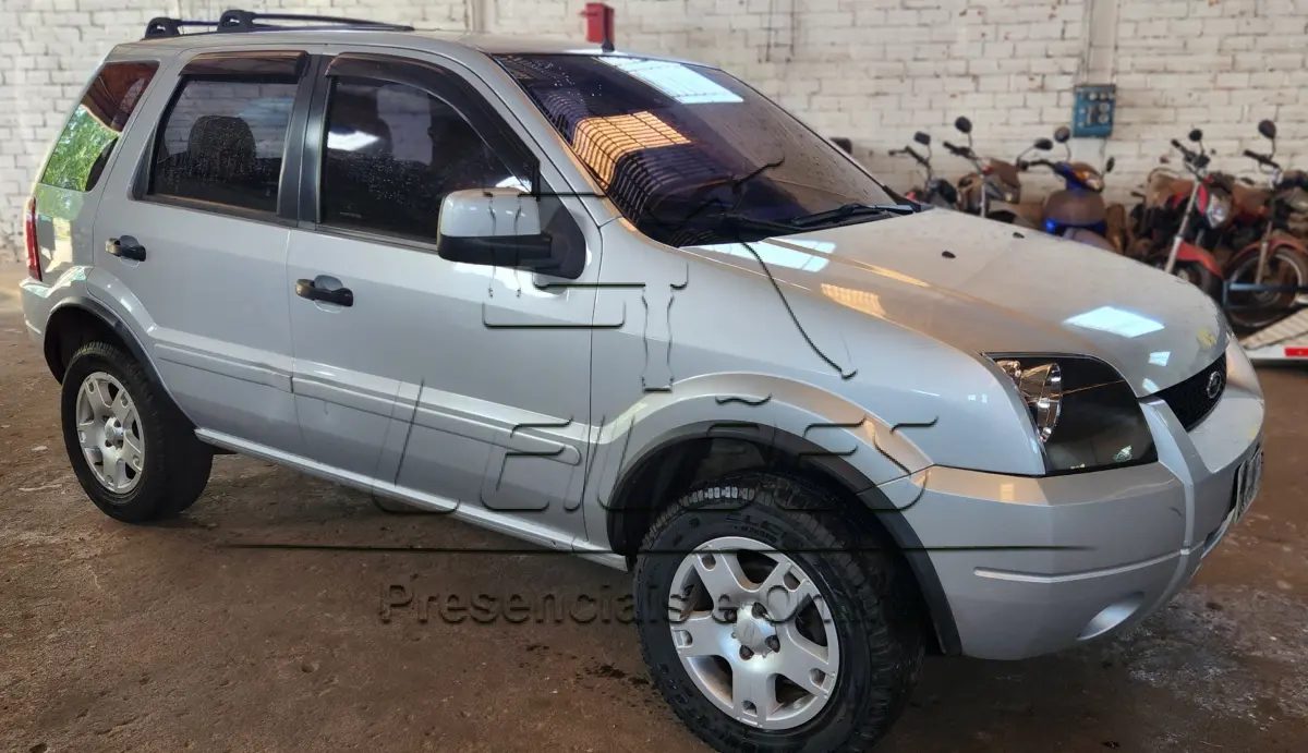LOTE 003 - Camioneta FORD/ECOSPORT XLT 1.6L, ano/modelo 2003/2004, à gasolina,  cor prata