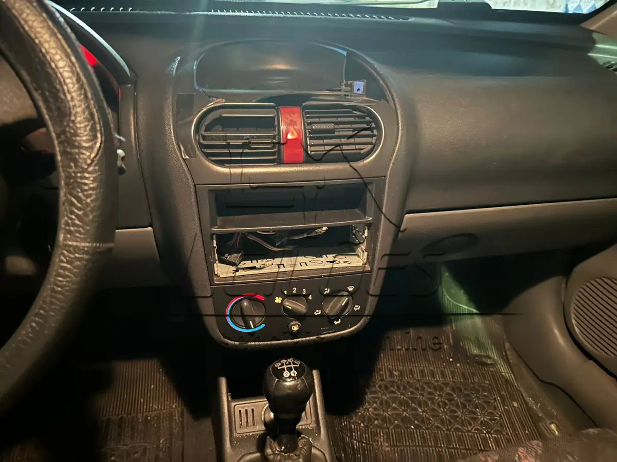 LOTE 004 - GM/CORSA HATCH JOY, ano/modelo 2004/2005, cor preta, emplacado em Carazinho