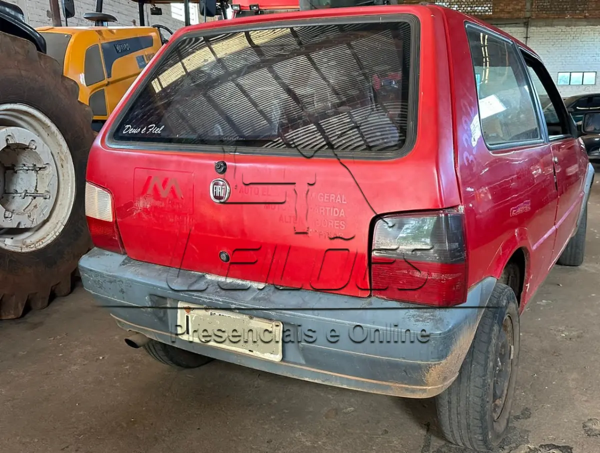 LOTE 004 - Automóvel FIAT UNO MILLE WAY ECON, ano/modelo 2012/2013, cor vermelha,