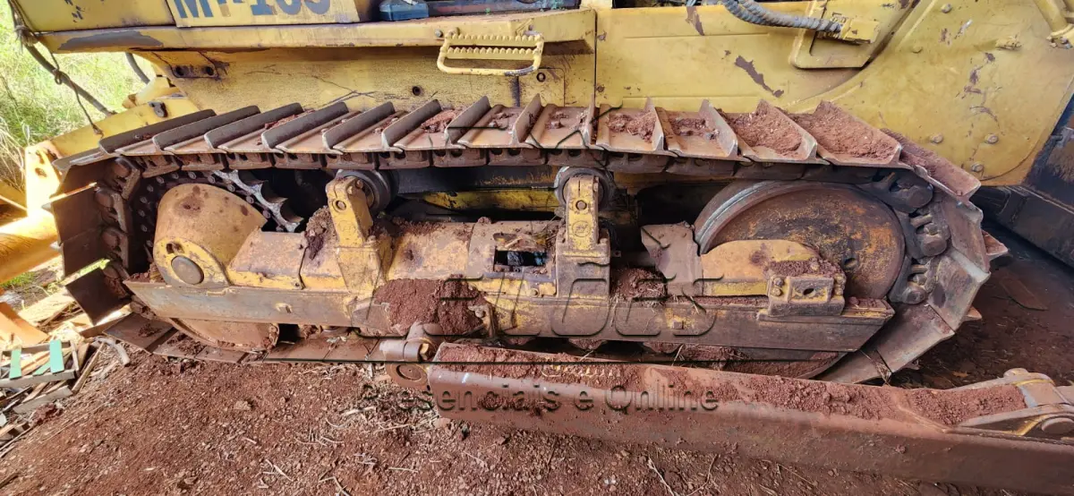 LOTE 003 - Trator de esteiras Maxx Loader MT165, modelo T16, ano/modelo 2013, cor amarela