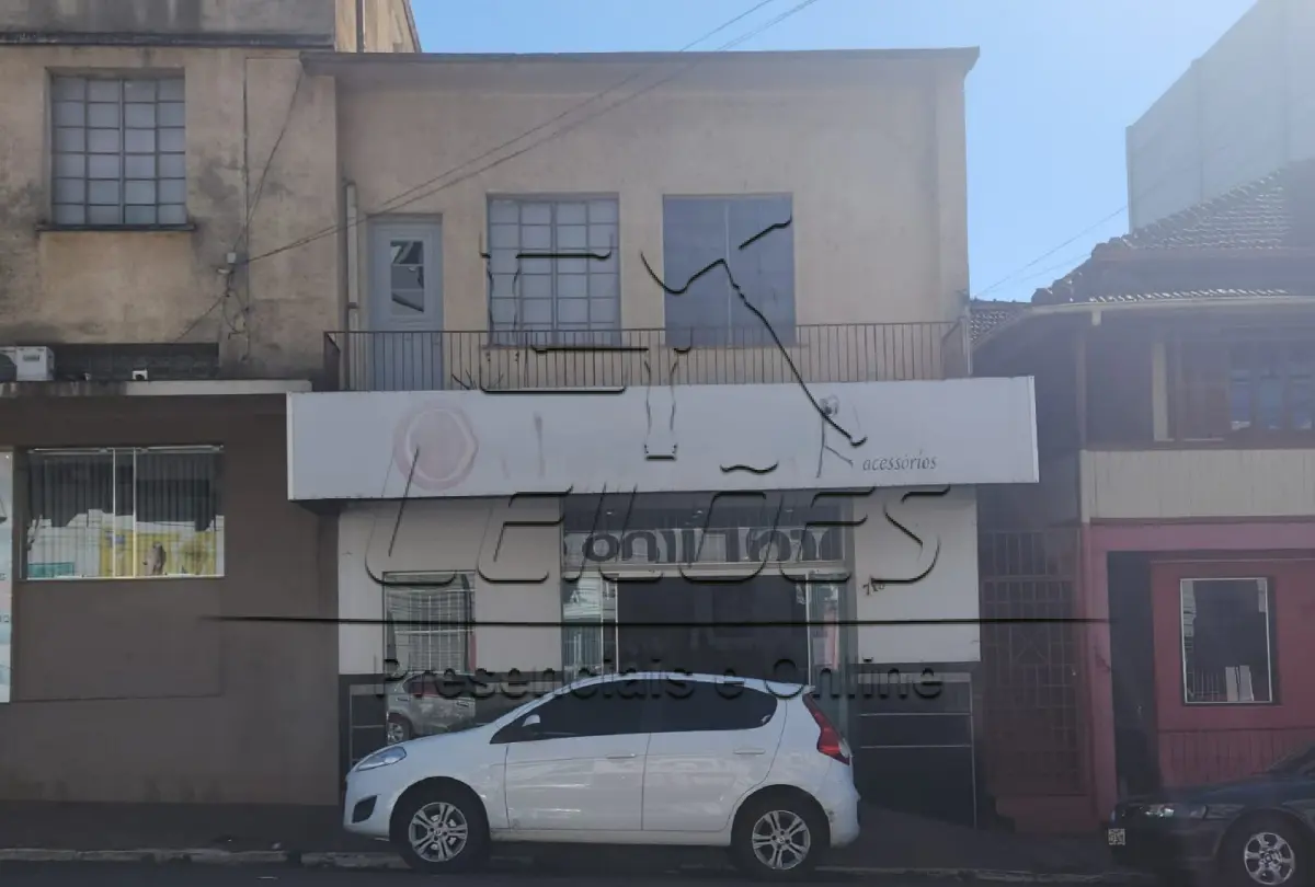 LOTE X-003 - Sala nº 03, localizada no primeiro pavimento, na fachada frontal do Edifício Oro, situado na Rua Protásio Alves, 713, na cidade de Lagoa Vermelha/RS. Imóvel objeto da matrícula nº 19.154 do livro 2-RG do Registro de Imóveis de Lagoa Vermelha.