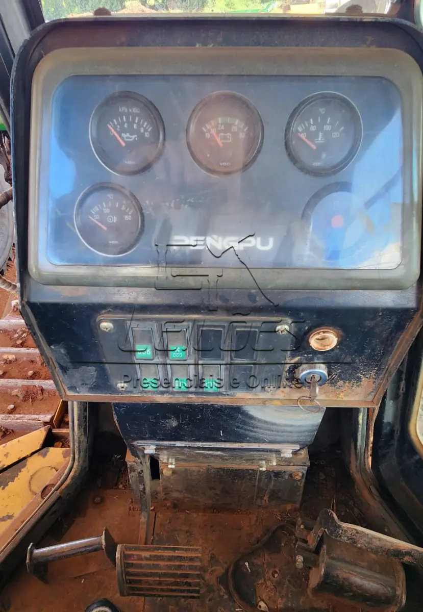 LOTE 003 - Trator de esteiras Maxx Loader MT165, modelo T16, ano/modelo 2013, cor amarela