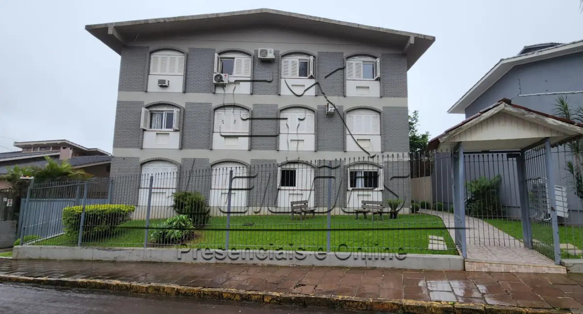 LOTE 001 - Apartamento nº 204, localizado no segundo pavimento do Edifício Morada do Sol, na Rua 24 de Janeiro, 62, nesta cidade de Carazinho, com a área real privativa de 100,72m²; e, o Espaço de estacionamento nº 04, localizado no subsolo do Edifício Morada do Sol, na Rua 24 de Janeiro, 62, nesta cidade de Carazinho, com a área real privativa de 12m². Imóveis objetos das matrículas nºs 12.788 e 12.772, ambas do livro 2-RG do Registro de Imóveis de Carazinho