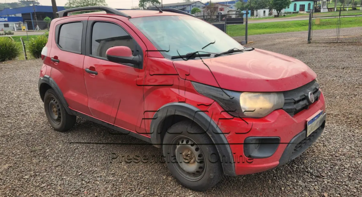 LOTE 001 - Automóvel FIAT MOBI WAY, ano/modelo 2017/2018, cor vermelha, completo.