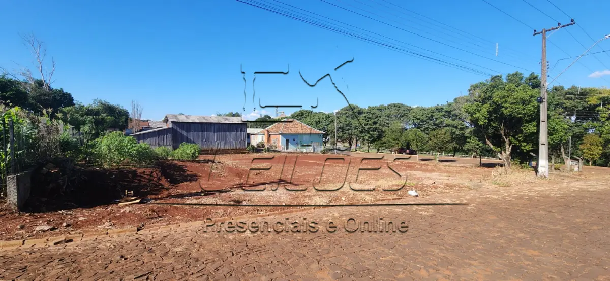 LOTE 001 - Terreno urbano com a área de 1.141,65m², situado no lado ímpar da Rua José Alexandre Neuwald, esquina com a Rua Prestes Guimarães, na cidade de Saldanha Marinho/RS. Imóvel este objeto da matrícula nº 5.132 do livro 2-RG do Registro de Imóveis de Santa Bárbara do Sul/RS.