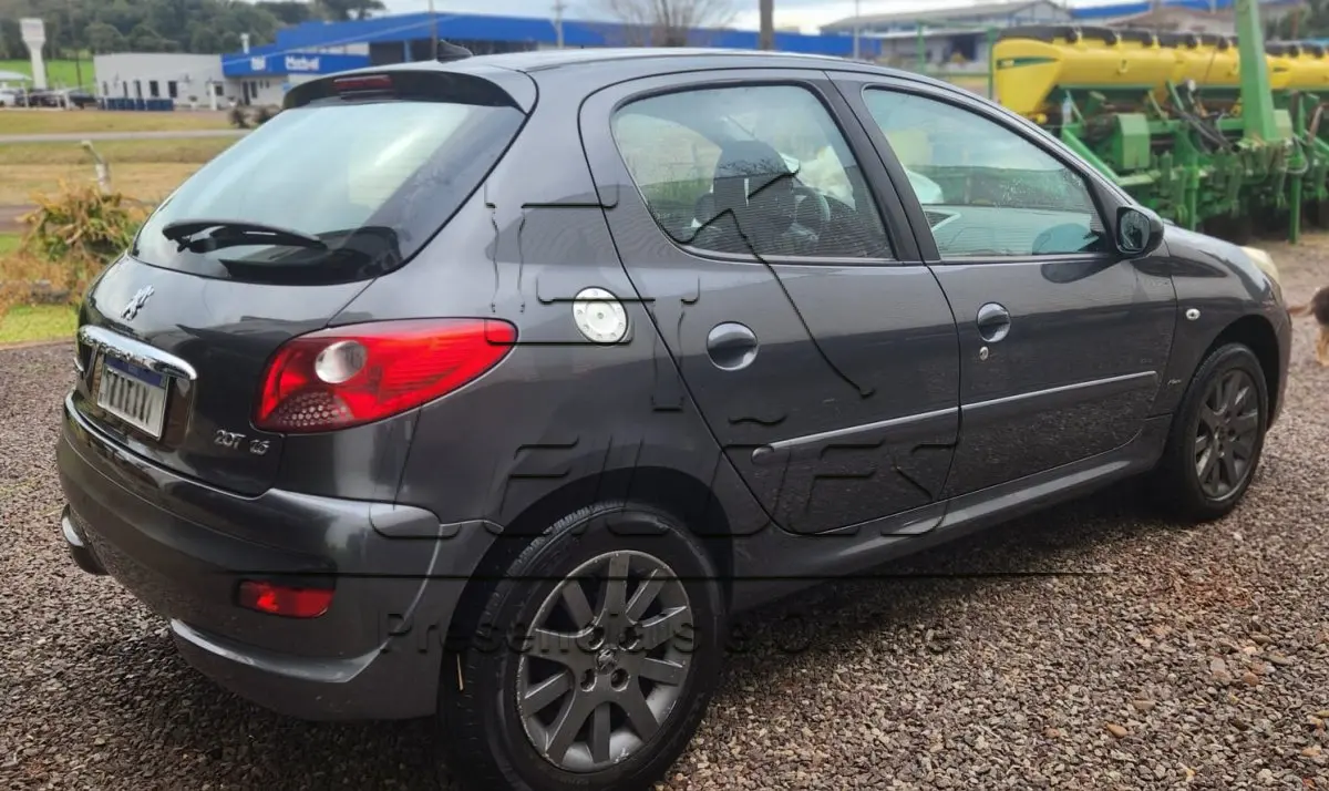 LOTE 002 - PEUGEOT/207HB XS, 2008/2009, completo, cor cinza, motorização à álcool/gasolina e com 113cv de potência
