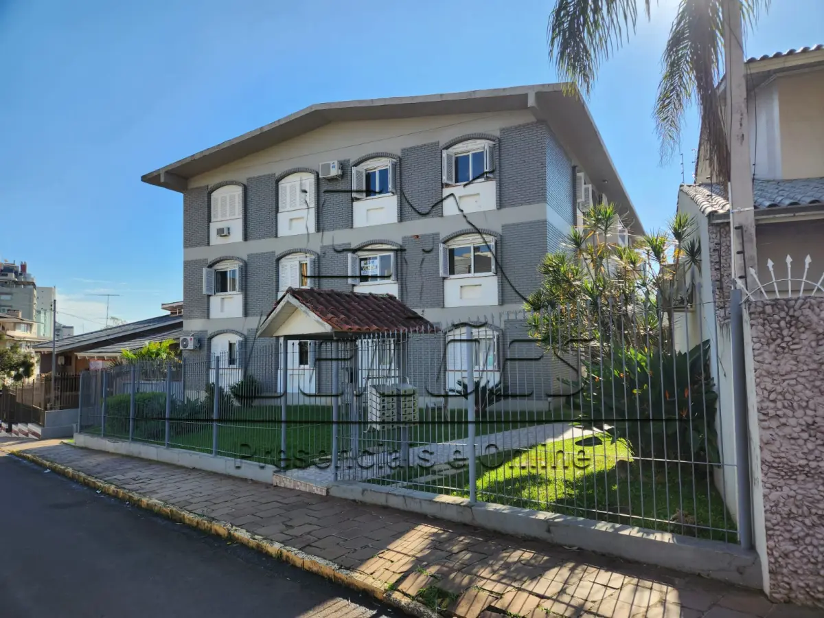 LOTE 001 - Apartamento nº 204 com a área privativa de 100,72m² e área global de 123,02m², e o box de garagem nº 04 com a área privativa de 12m² e área global de 13,36m², ambos imóveis localizados no Edifício Morada do Sol, na Rua 24 de Janeiro, 62, nesta cidade de Carazinho. Imóveis estes objetos da matrículas nº 12.788 e 12.772, respectivamente, do livro 2-RG do Registro de Imóveis de Carazinho