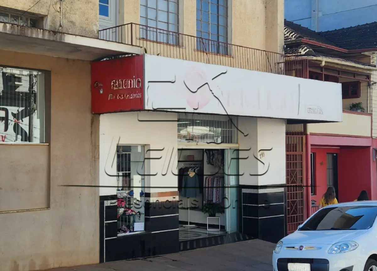 LOTE X-003 - Sala nº 03, localizada no primeiro pavimento, na fachada frontal do Edifício Oro, situado na Rua Protásio Alves, 713, na cidade de Lagoa Vermelha/RS. Imóvel objeto da matrícula nº 19.154 do livro 2-RG do Registro de Imóveis de Lagoa Vermelha.