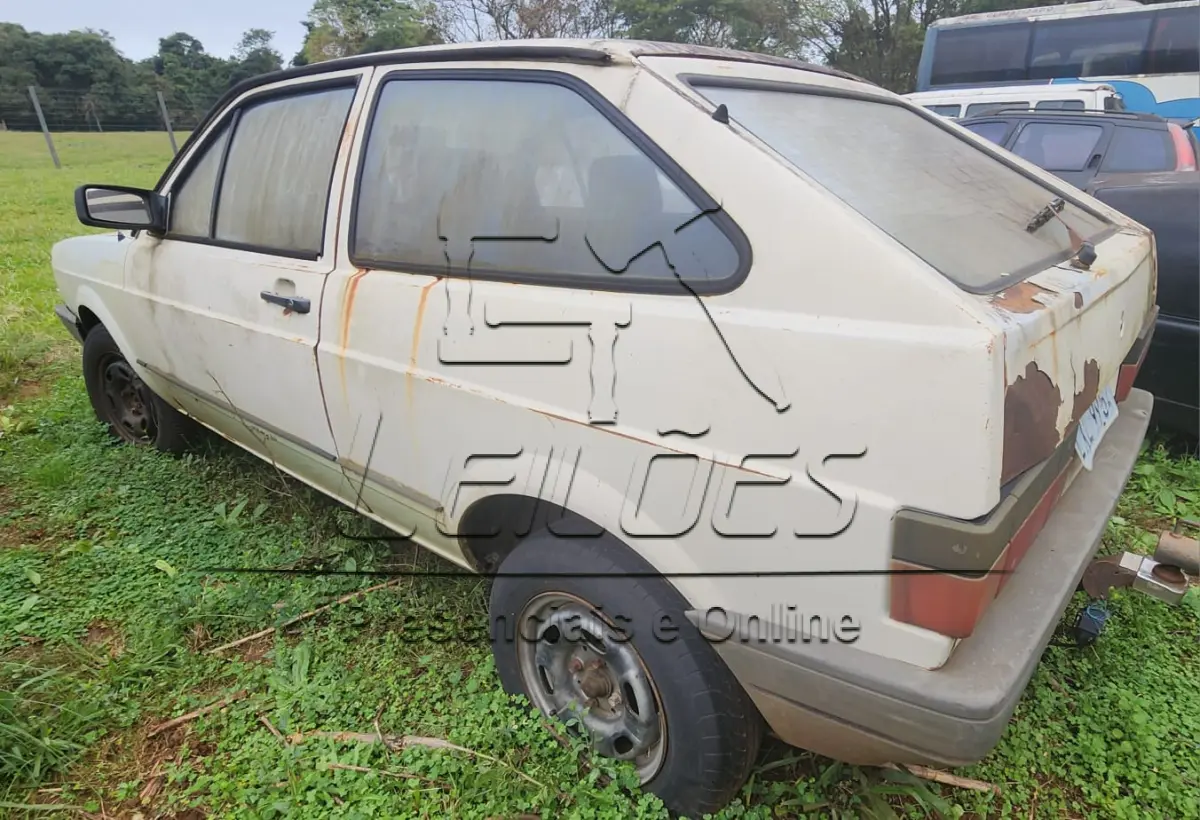 LOTE 008 - Automóvel VW/GOL 1000, ano/modelo 1993/1993, cor bege, emplacado em Carazinho/RS
