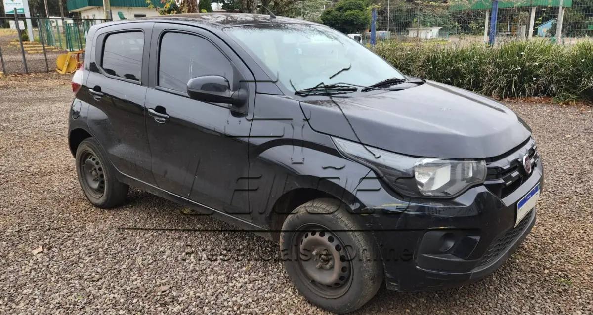 LOTE 003 - Automóvel FIAT/MOBI DRIVE, ano/modelo 2017/2018, cor preta, à álcool/gasolina, 77cv de potência