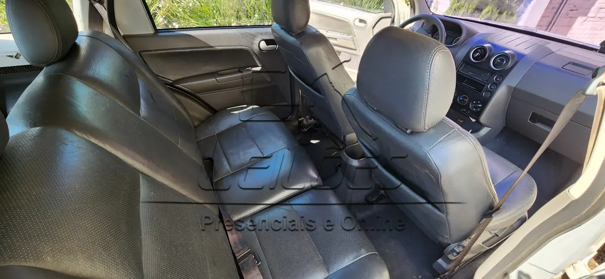 LOTE 003 - Camioneta FORD/ECOSPORT XLT 1.6L, ano/modelo 2003/2004, à gasolina,  cor prata