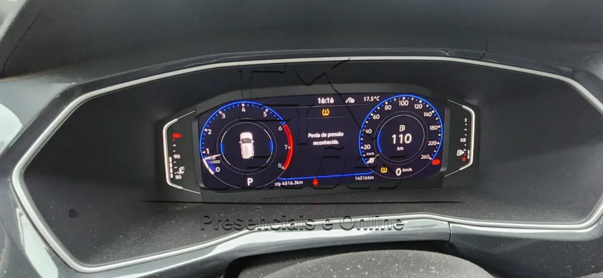 LOTE 001 - Automóvel VW / T Cross HL TSI AE, ano/modelo 2021/2022, cor vermelha, emplacado em Carazinho. Veículo completo, inclusive bancos em couro e teto solar.
