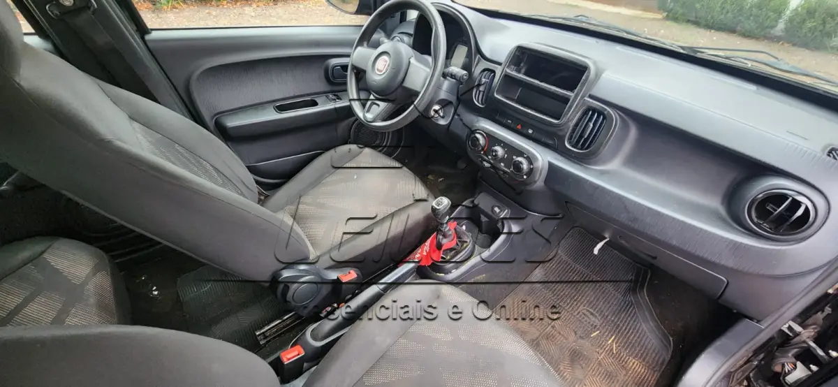 LOTE 003 - Automóvel FIAT/MOBI DRIVE, ano/modelo 2017/2018, cor preta, à álcool/gasolina, 77cv de potência