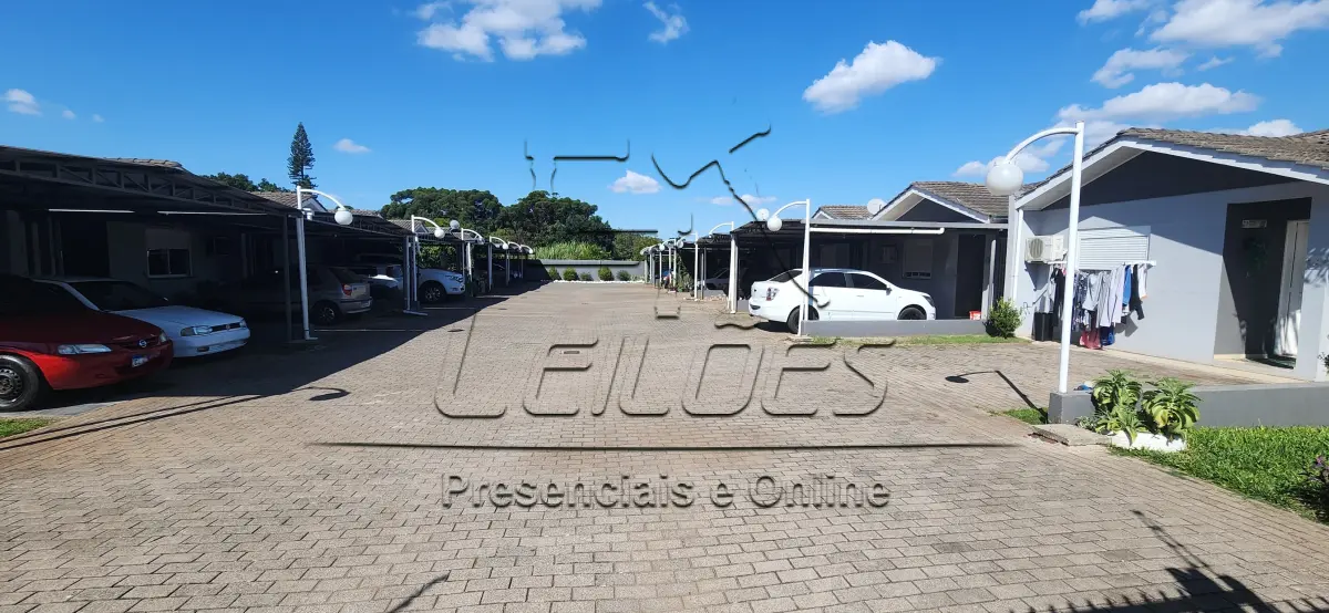 LOTE 001 - Casa 09 do Condomínio Sobradinho, com a área privativa de 45,43m², situada na Rua Ipiranga, 1270, Bairro Hípica, nesta cidade de Carazinho. Imóvel este objeto da matrícula nº 39035 do livro 2-RG do Registro de Imóveis de Carazinho.