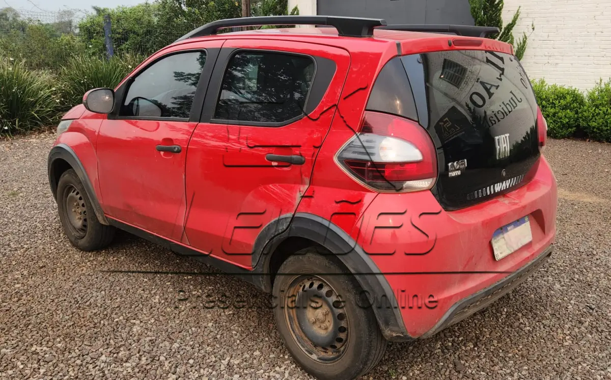 LOTE 001 - Automóvel FIAT MOBI WAY, ano/modelo 2017/2018, cor vermelha, completo.