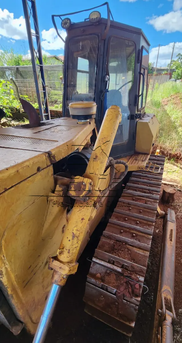 LOTE 003 - Trator de esteiras Maxx Loader MT165, modelo T16, ano/modelo 2013, cor amarela