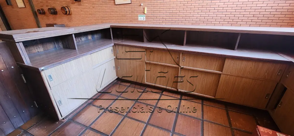 LOTE 036 - Balcão bar / cozinha, em madeira