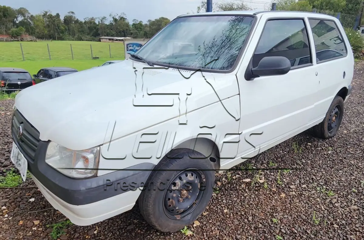 LOTE 875 - Automóvel  FIAT/UNO MILLE ECONOMY, ano/modelo 2013/2013, cor branca, 2 portas