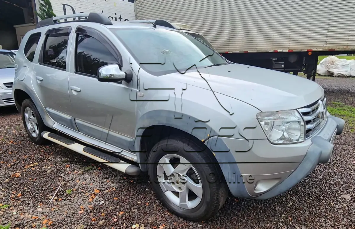 LOTE 877 - Automóvel RENAULT/DUSTER 16 D 4X2, ano/modelo 2012/2013, cor prata, 4 portas, completa