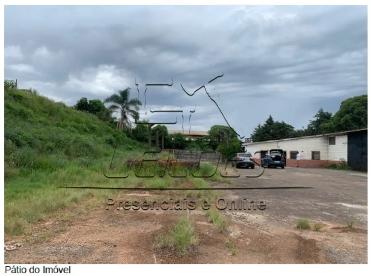 LOTE 867 - Terreno com a área de 6.500m² (medindo 50x130), com diversas benfeitorias que totalizam aproximadamente  920m², situado na Rua Max Thonnigs, no Distrito Industrial Carlos Augusto Fritz, nesta cidade de Carazinho, lote 03 da quadra 02 no setor 13. Matrícula nº 16.003 do Registro de Imóveis de Carazinho.