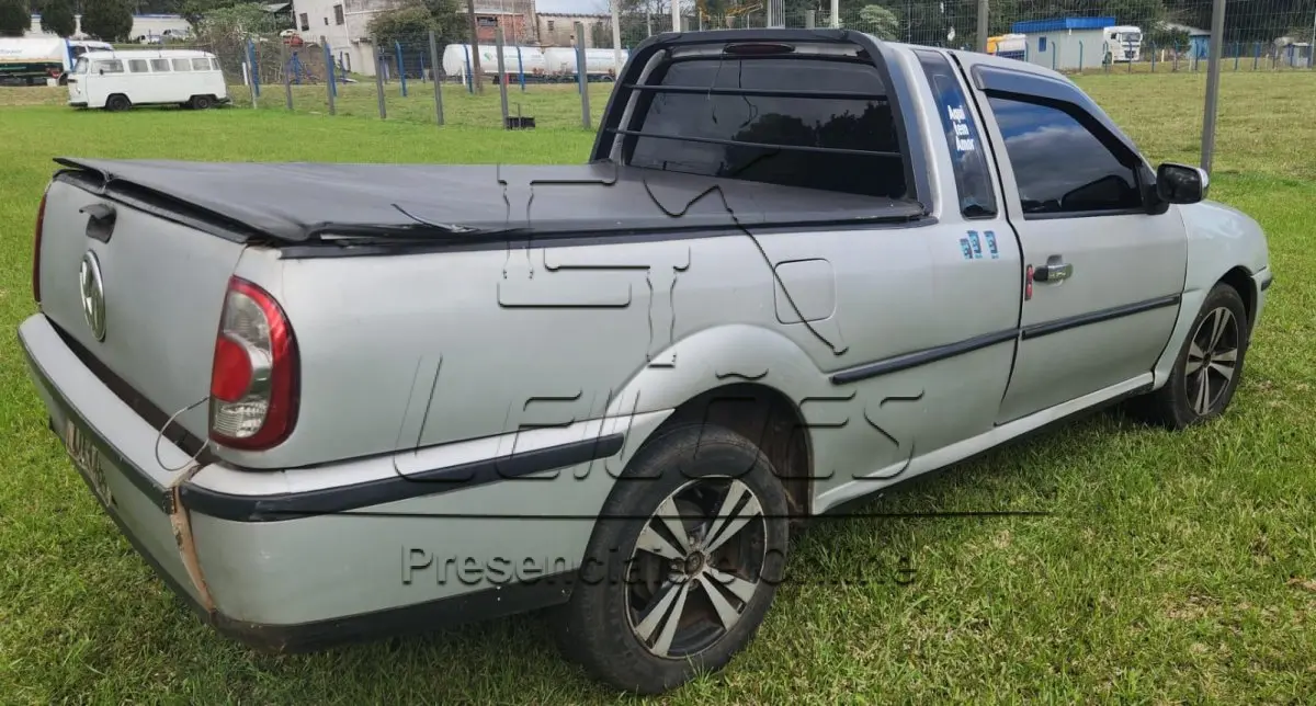 LOTE 001 - VW SAVEIRO, 2000/2001, cor prata