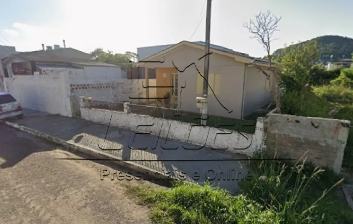 LOTE 005 - A fração ideal de 8,3333% do terreno urbano sob nº 199 da Vila Lar Operário, na Rua João Lenz, na cidade de Santa Maria/RS. Matrícula nº 2466