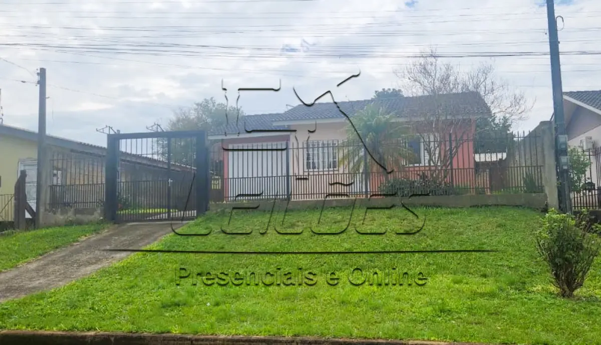 LOTE 002 - Direitos e ações sobre um terreno urbano com a área de 520m², bem como suas acessões e benfeitorias (casa de alvenaria com a área de 70m²), sob nº 368 da Rua Gaviões, Bairro Conceição, Carazinho/RS. Matrícula 27.772