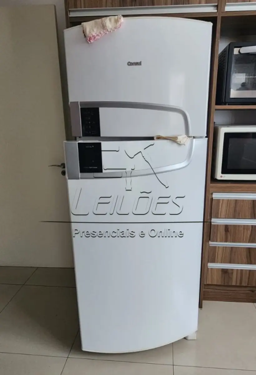LOTE 004 - Geladeira