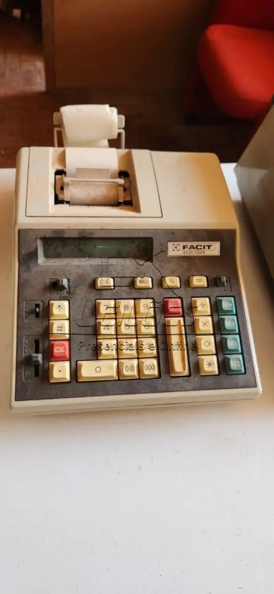 LOTE 074 - Diversas calculadoras antigas (aproximadamente 10)