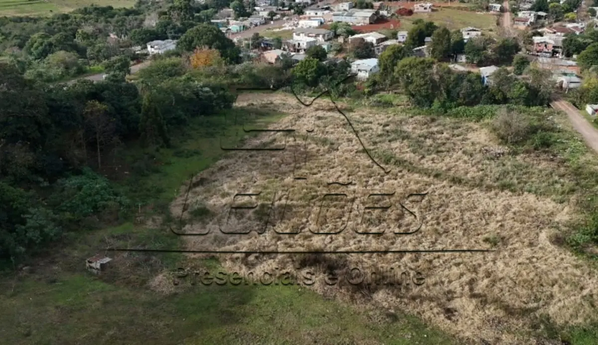 LOTE 001 - Terreno urbano com a área de 18.504,35m², situado na Rua Monte Alegre, lote 12 da quadra 35, na Vila Floresta, em Carazinho/RS. Matrícula 49.395