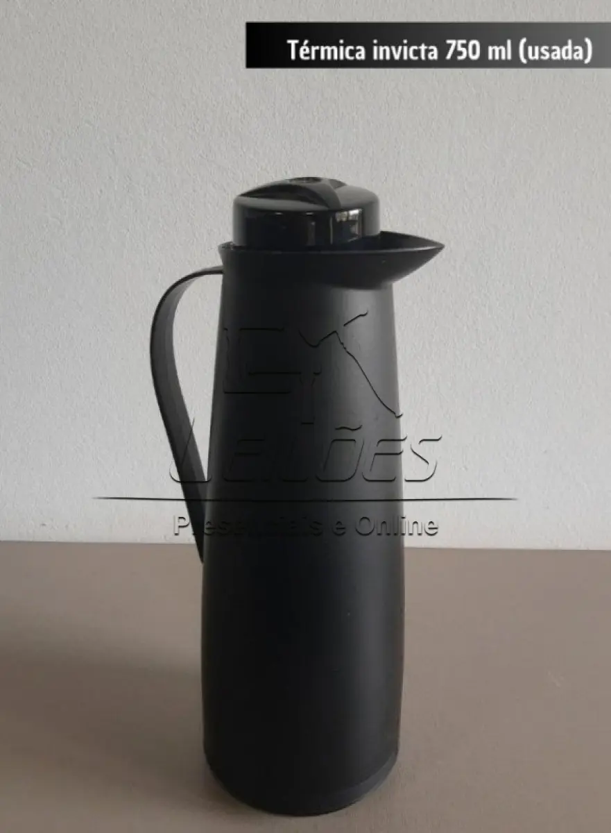 LOTE 050 - 01 térmica Invicta 750ml