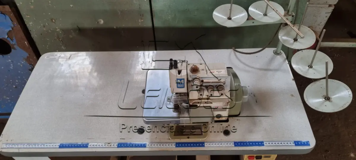 LOTE 12c - 01 máquina overlock AC da marca Pégasus, em bom estado de conservação