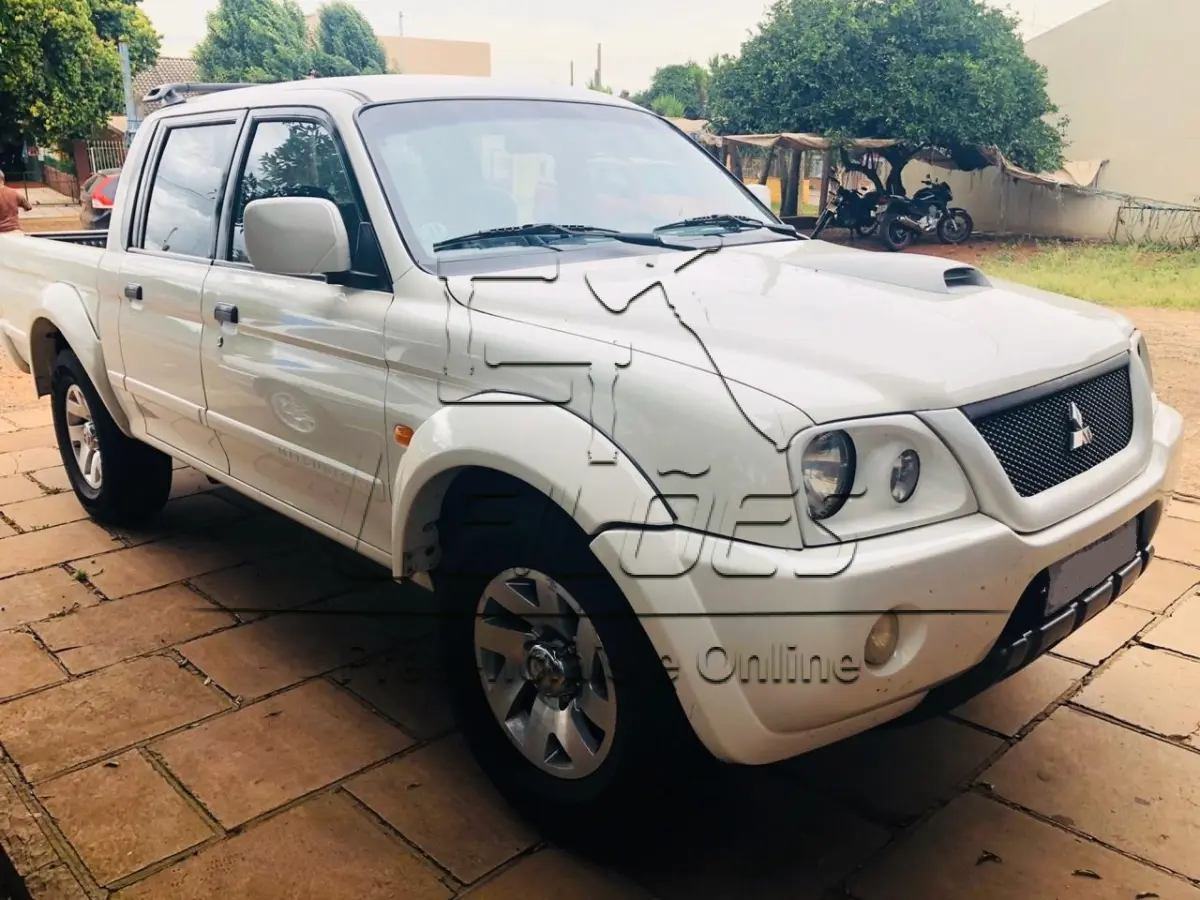 LOTE 04 - Caminhonete L 200 4x4,  2005