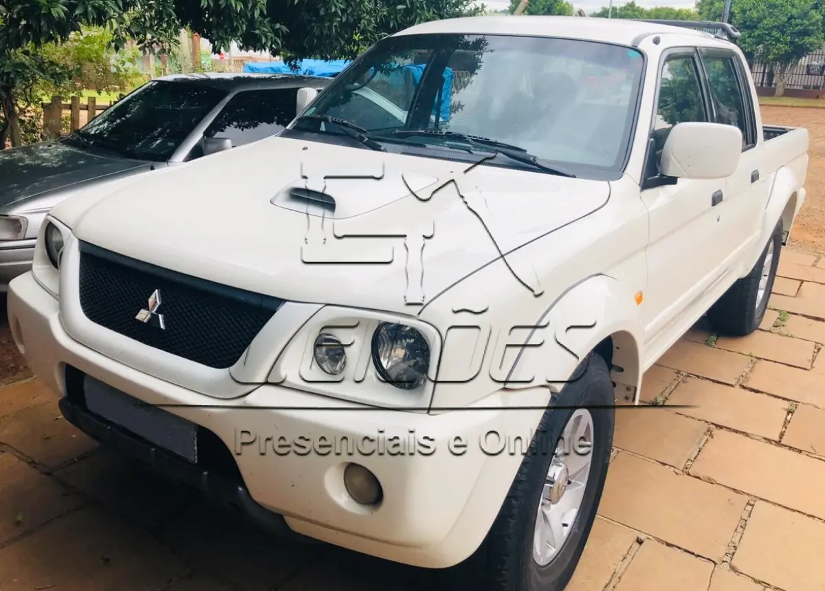 LOTE 04 - Caminhonete L 200 4x4,  2005