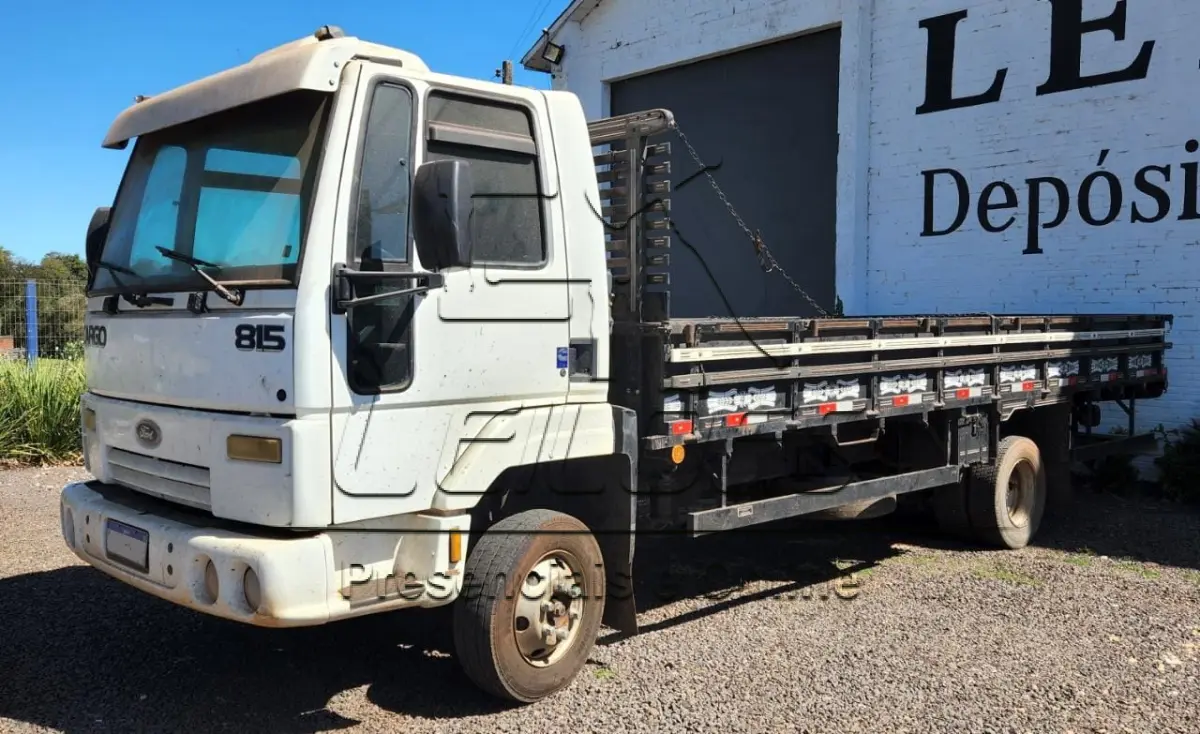 LOTE 001 - Caminhão Ford Cargo 815 E, ano/modelo 2010/2011, cor branca