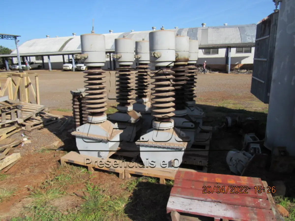 LOTE 01 - 01 Transformador Tensão 69/13.8 kv, Marca TR, Potência 10/12,5 mva, ano 1987, número 65352;  06 TC marca Siemens 69 kv; e, 06 para raio em porcelana 13,8 kv